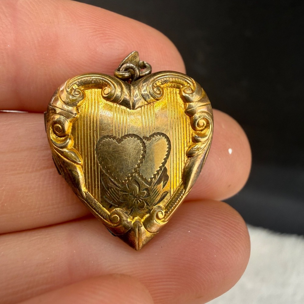 Vintage Estate Heart Locket Gold Tone Engraved Double Heart Photo Pendant